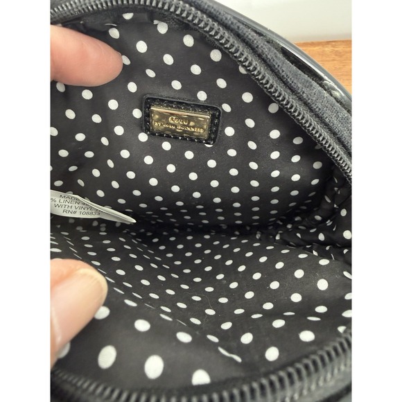 Lulu Guinness Loves Me Loves Me Not Daisy Bee Round Crossbody Bag Black Patent - Picture 6 of 10